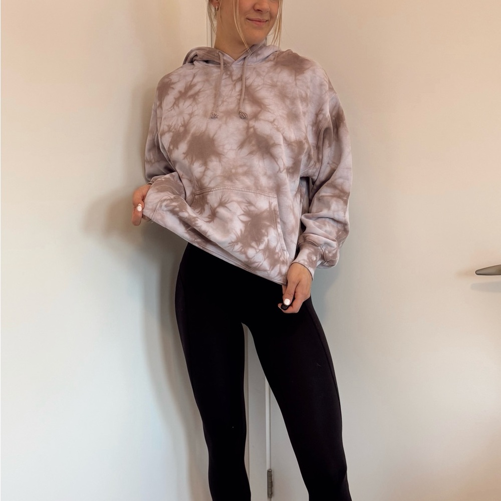 Tie-Dye Hoodie in Gray